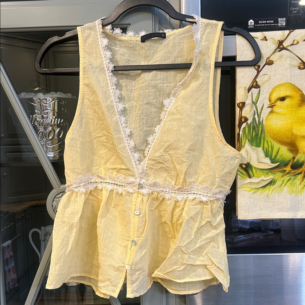Zara Light Yellow Lace Viscose Sleeveless Blouse XS